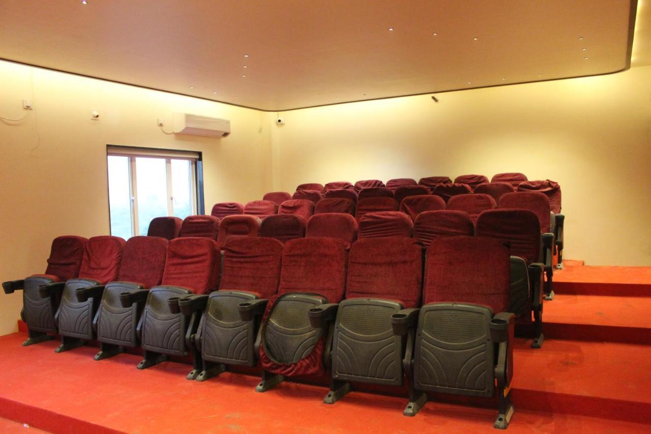 Flamingo Club And Resort Una 3 Km Away From Diu Check Post Exterior photo