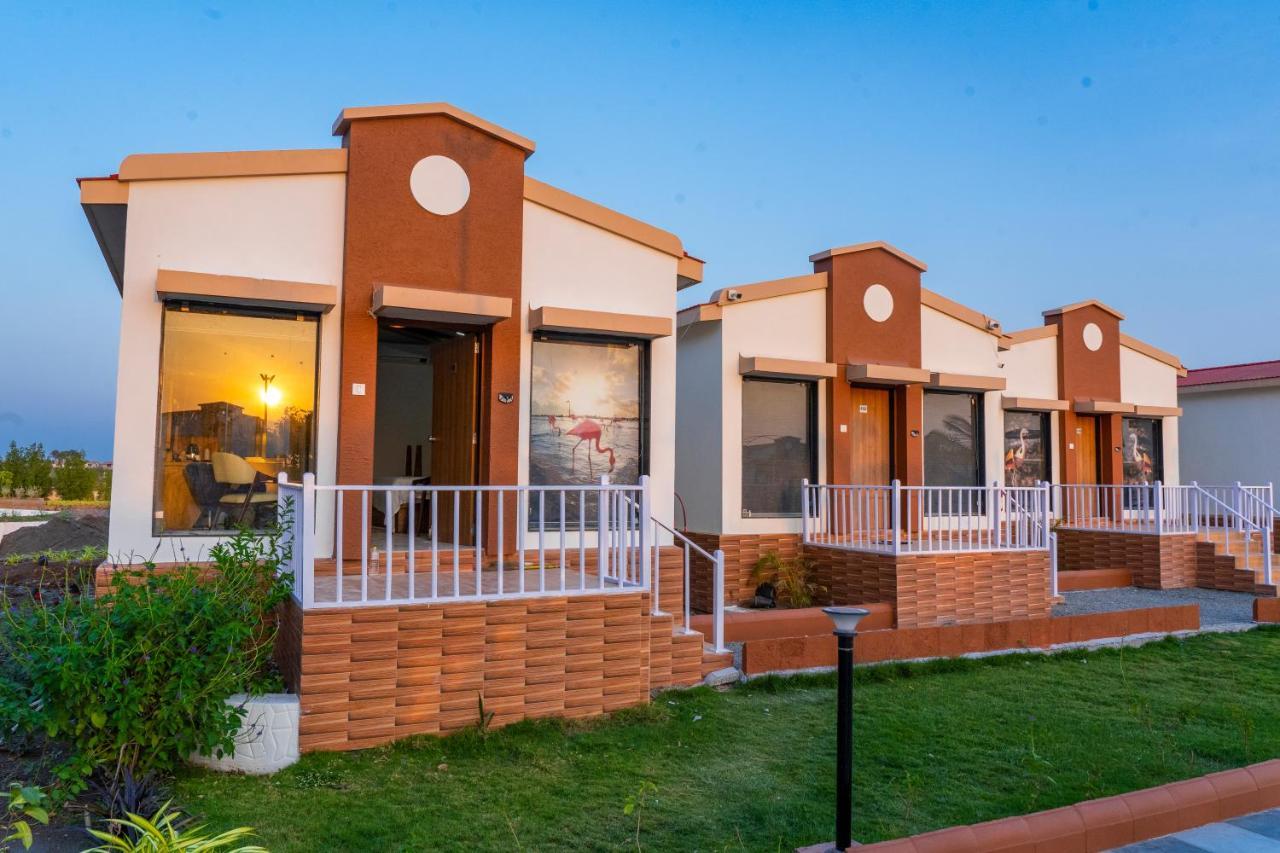 Flamingo Club And Resort Una 3 Km Away From Diu Check Post Exterior photo
