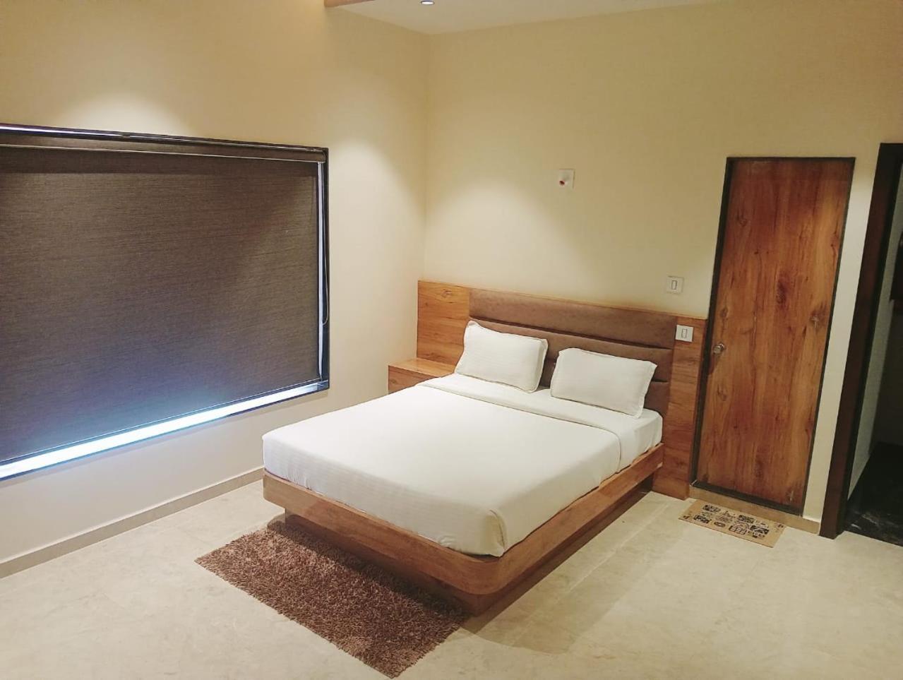 Flamingo Club And Resort Una 3 Km Away From Diu Check Post Exterior photo