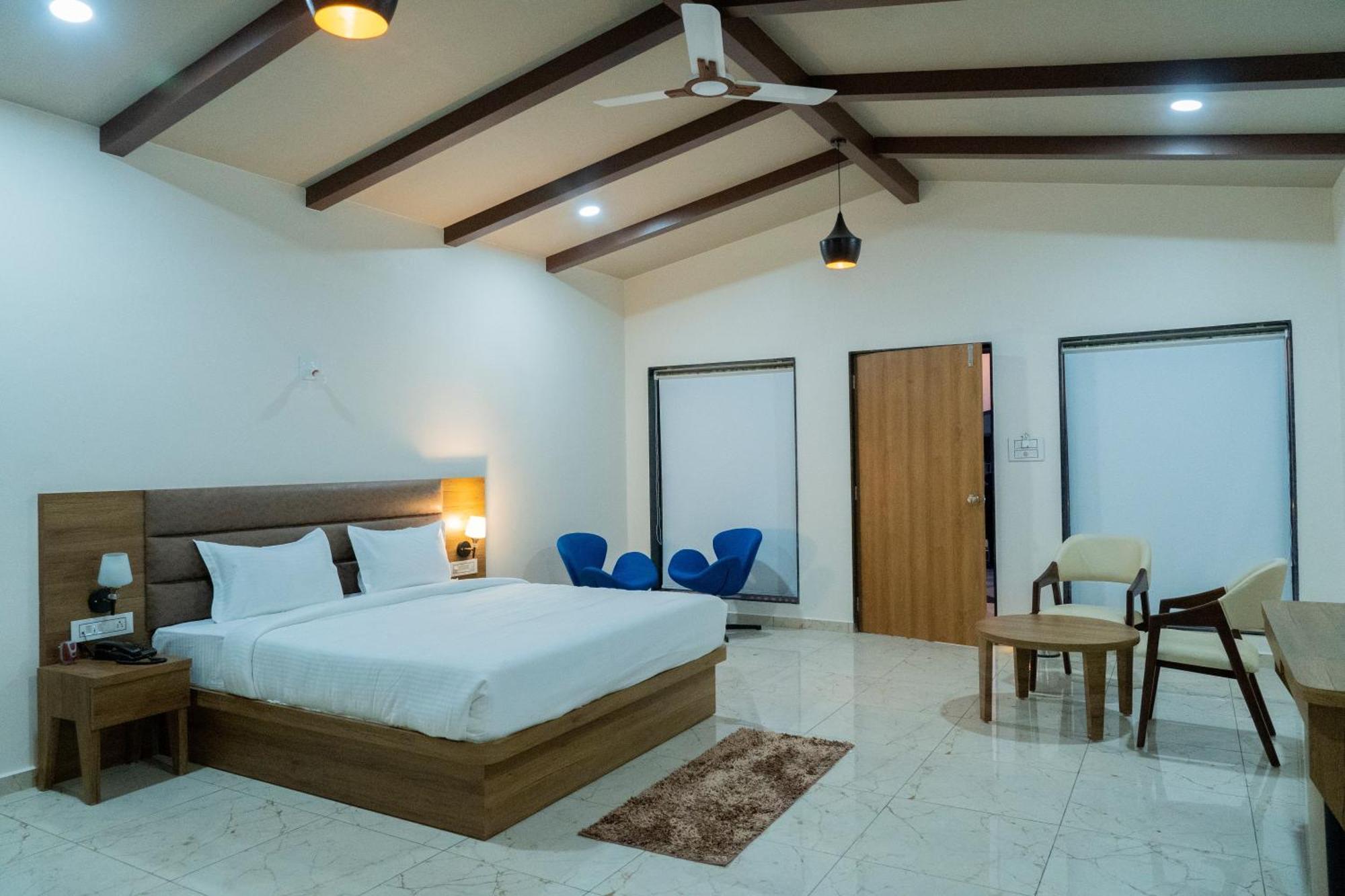 Flamingo Club And Resort Una 3 Km Away From Diu Check Post Exterior photo