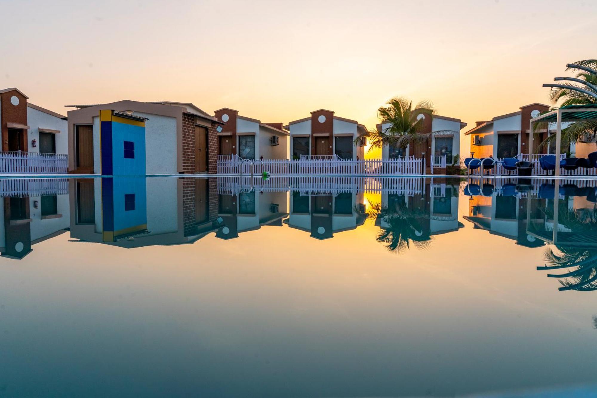 Flamingo Club And Resort Una 3 Km Away From Diu Check Post Exterior photo