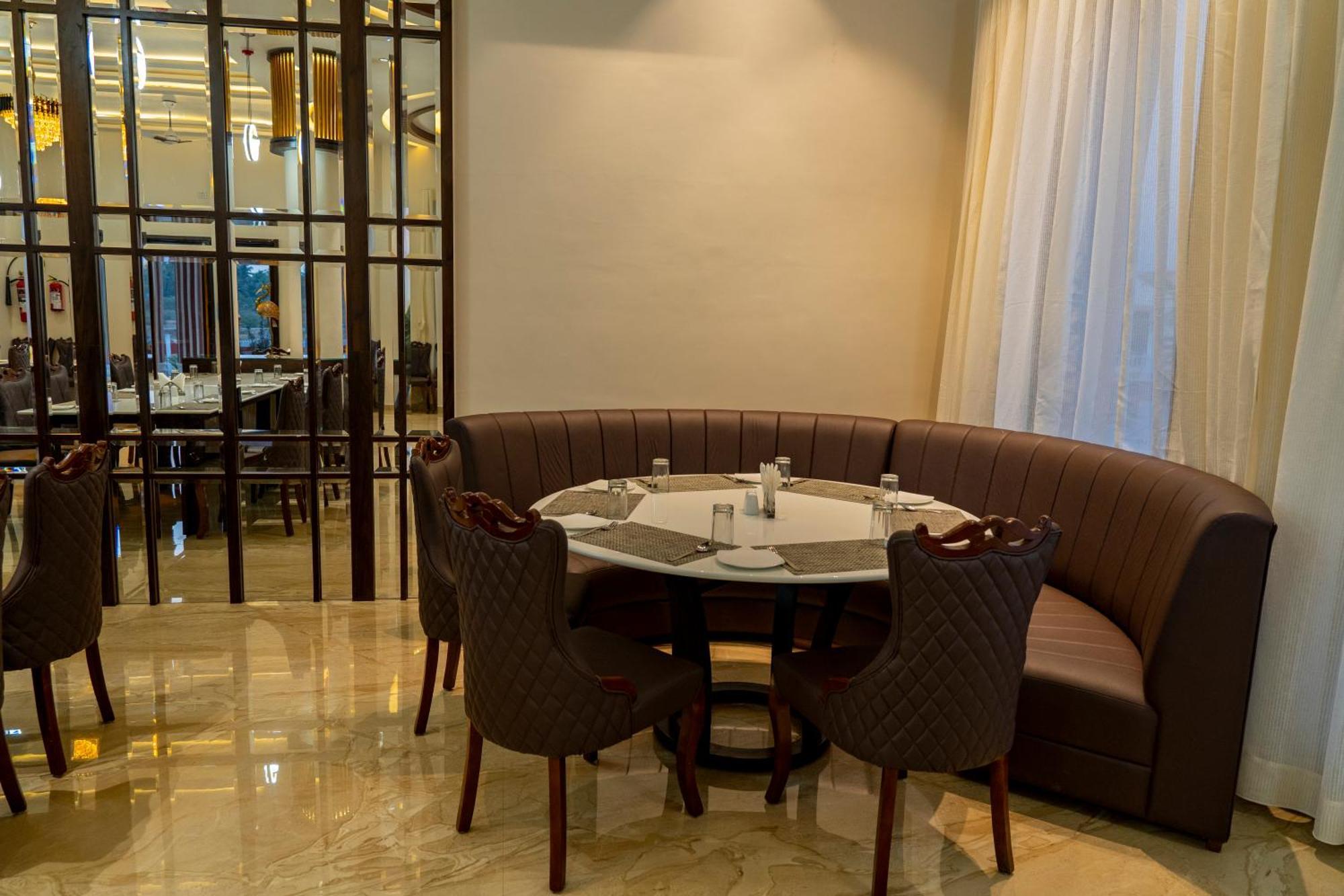 Flamingo Club And Resort Una 3 Km Away From Diu Check Post Exterior photo